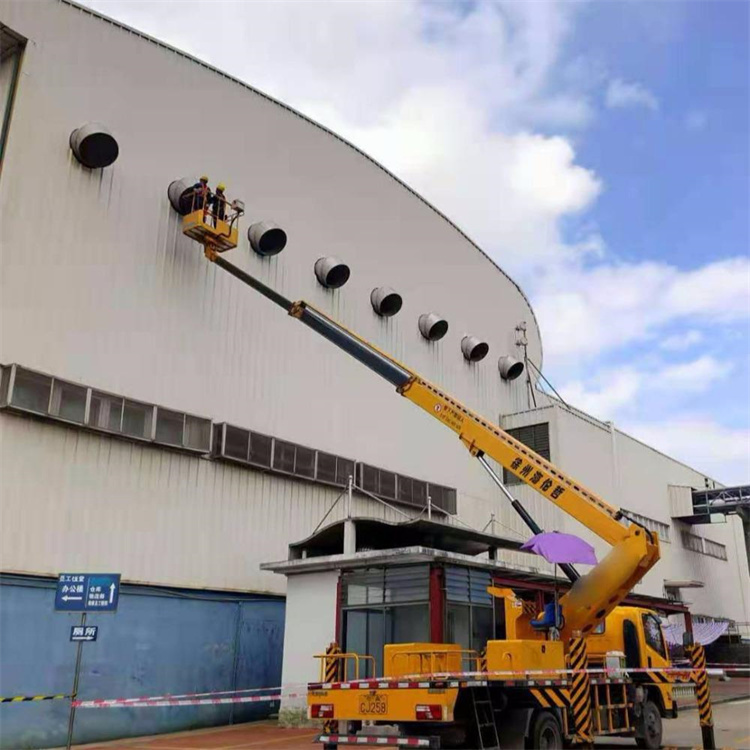 长宁高空作业车出租服务：专业广告牌安装解决方案